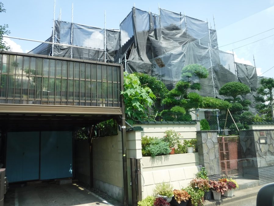 千葉市緑区で外壁・屋根・漆喰取り直し工事が始まりました。